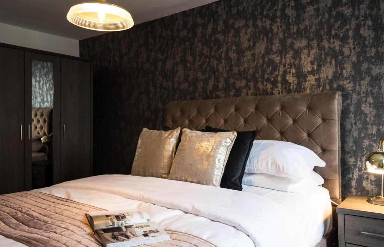 Golden Key Apartments Lillington  ภายนอก รูปภาพ