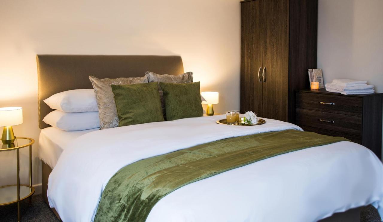 Golden Key Apartments Lillington  ภายนอก รูปภาพ
